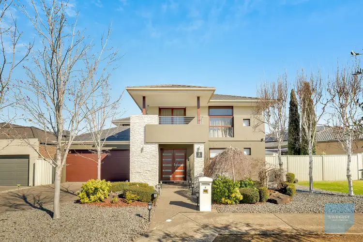 2 Hawksbury Green, Caroline Springs VIC 3023