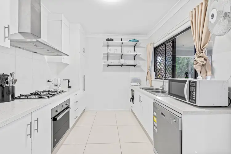 Fifth view of Homely house listing, 10 Carter Close, Smithfield QLD 4878
