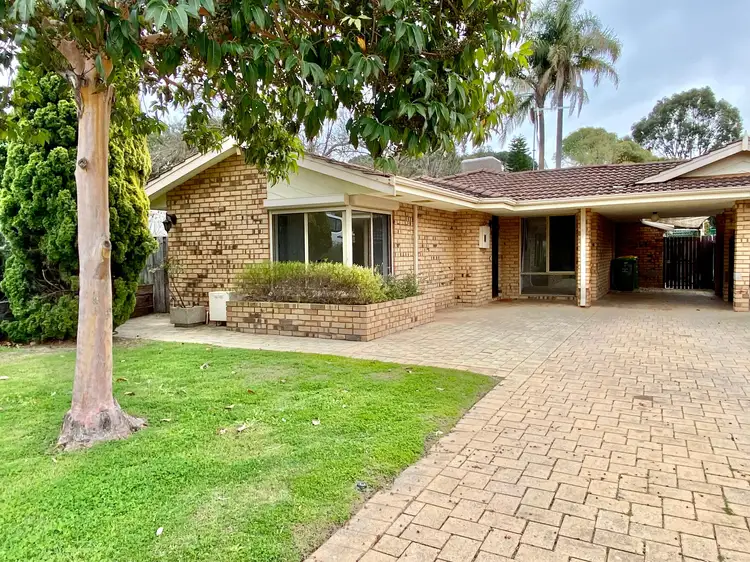 24a Moore Gardens
