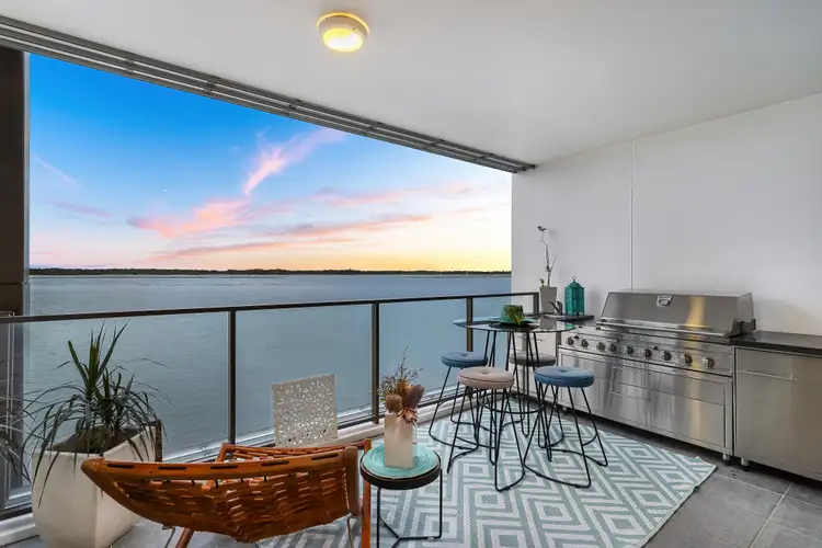 26204 Ephraim Island, Paradise Point QLD 4216