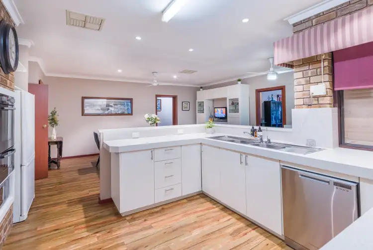 625 Rockingham Road, Lake Coogee WA 6166