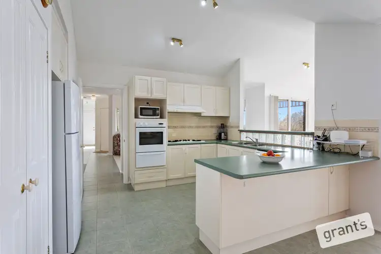 Sixth view of Homely house listing, 5 Tom Gearon Court, Narre Warren North VIC 3804