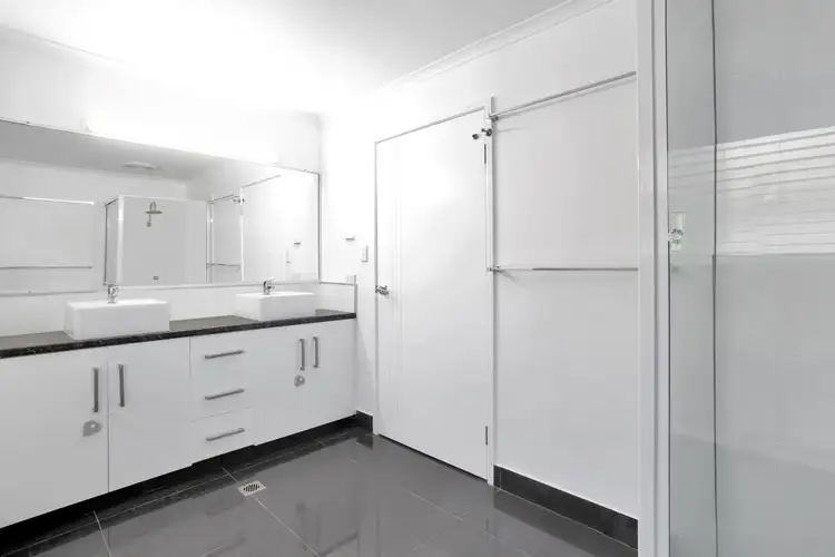 Sixth view of Homely house listing, 10 Coatbridge Court, Beaconsfield QLD 4740