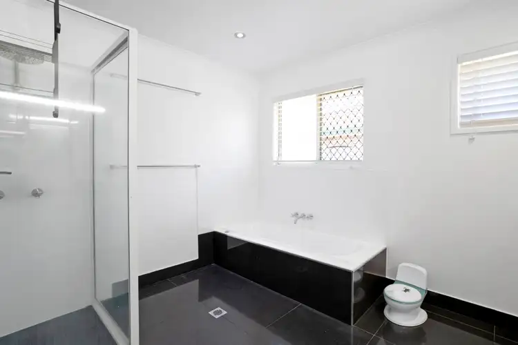 Seventh view of Homely house listing, 10 Coatbridge Court, Beaconsfield QLD 4740