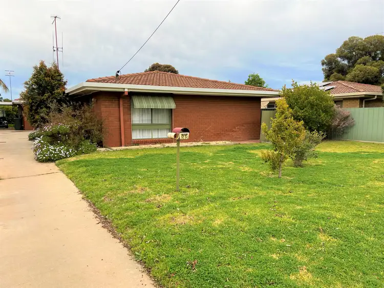 98 Dick Street, Deniliquin NSW 2710