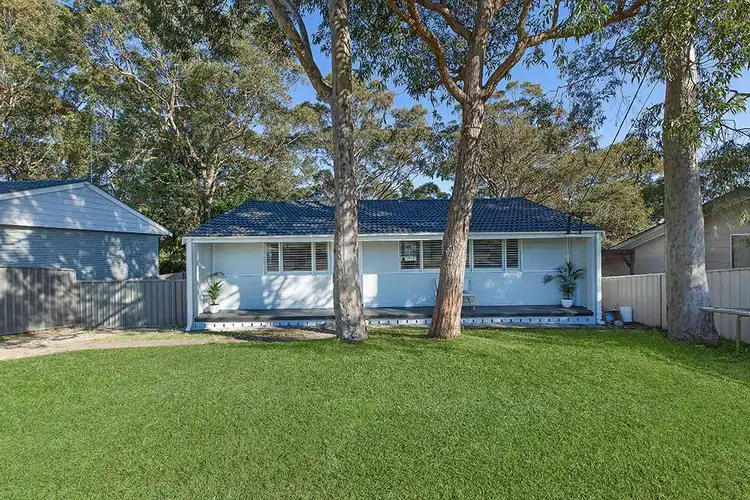 17 The Ridgeway, Bolton Point NSW 2283