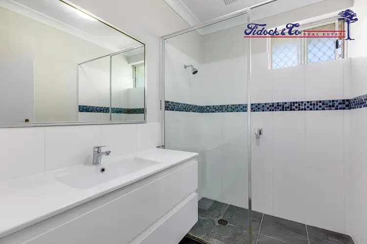 1 Rodgers Close, Forrestfield WA 6058