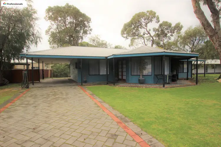 4 CLIFTON COURT, Preston Beach WA 6215