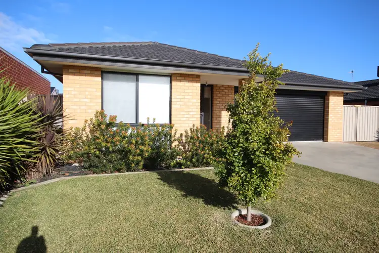 4 Weight Close, Horsham VIC 3400