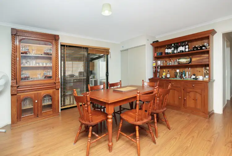 Fifth view of Homely house listing, 4 Weight Close, Horsham VIC 3400