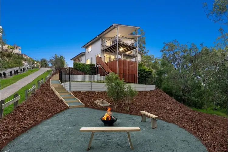 6A River Vista Crescent
