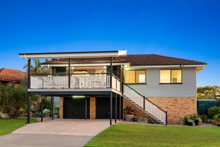 11 Nurom Avenue, Ferny Hills QLD 4055