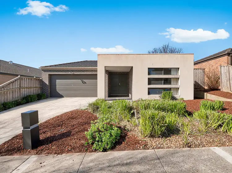 4 Greenview Court, Cranbourne North VIC 3977