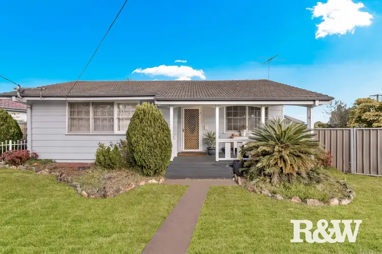 11 & 11A Amundsen Street, Tregear NSW 2770
