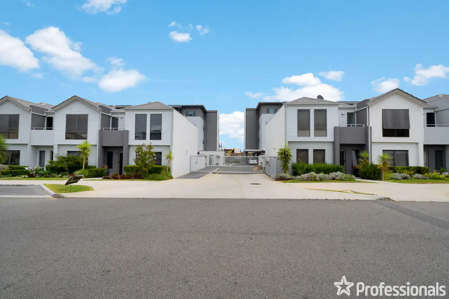 Main view of Homely apartment listing, 39/25 O'Connor Close, North Coogee WA 6163