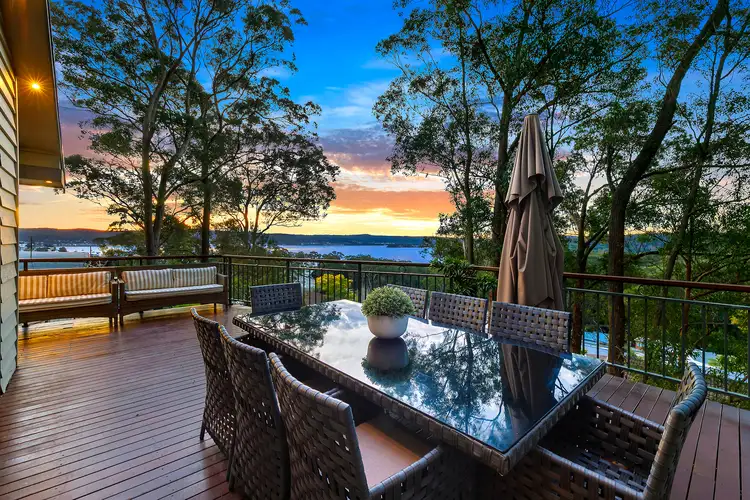 27 Llewellyn Street, Saratoga NSW 2251