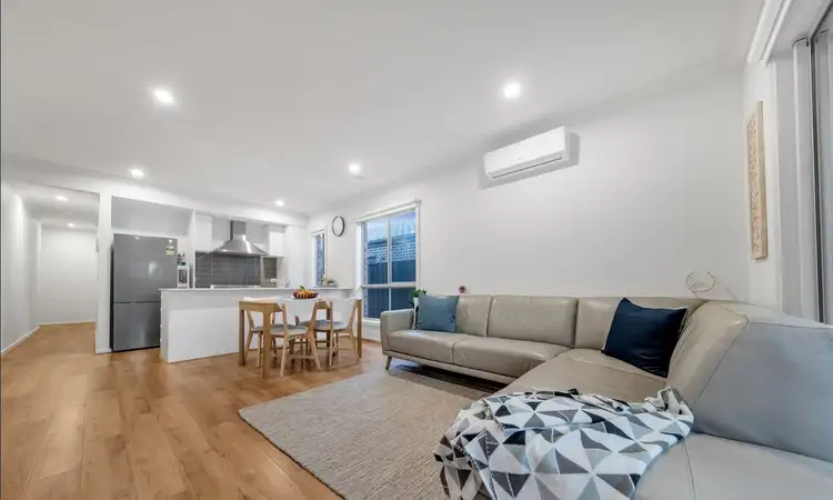 Fifth view of Homely house listing, 34 Diplomat Crescent, Cranbourne South VIC 3977