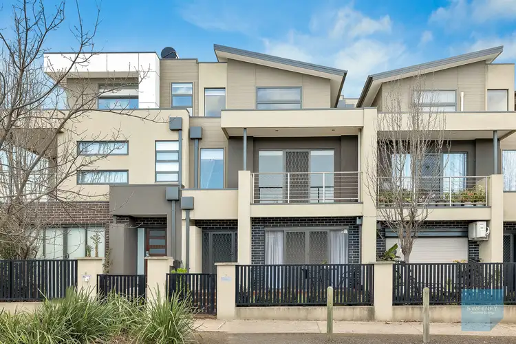 7/8 The Crossing, Caroline Springs VIC 3023