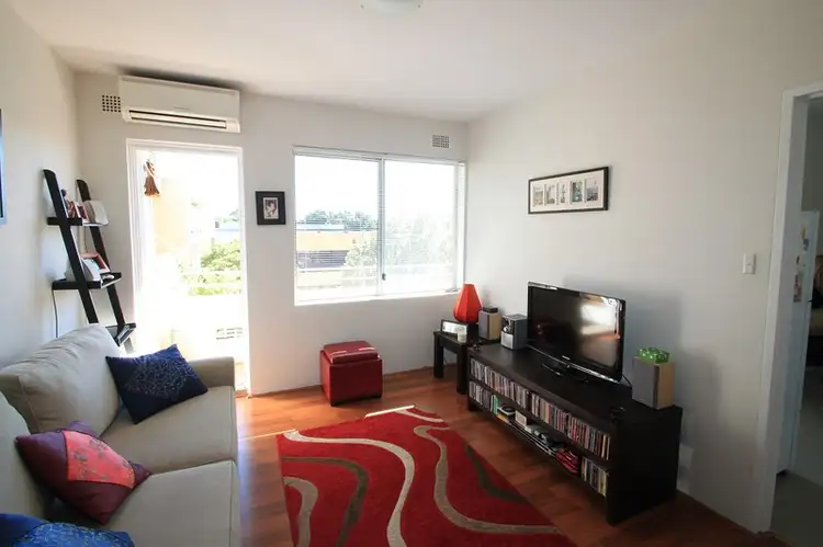 13/8-10 Schwebel Street
