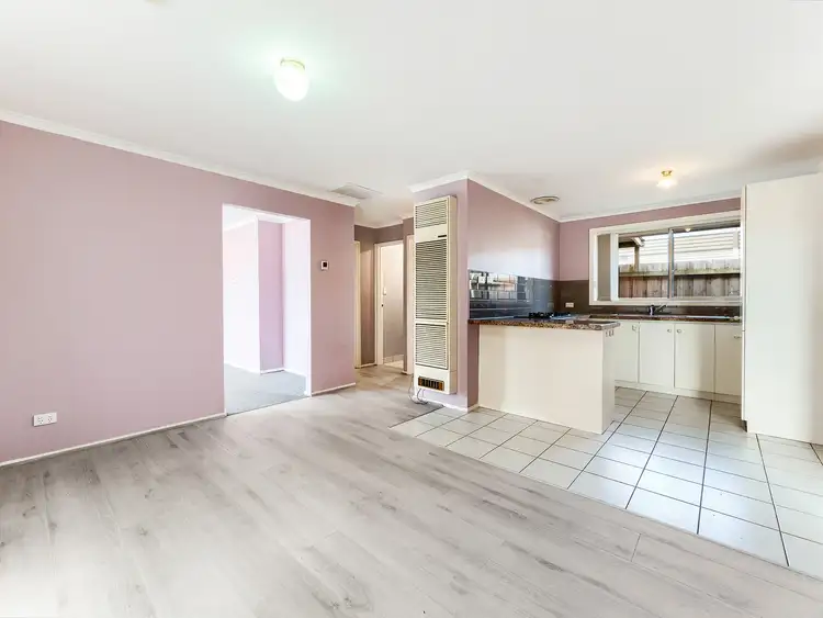 Fifth view of Homely unit listing, 1/12 Tinara Court, Cranbourne North VIC 3977