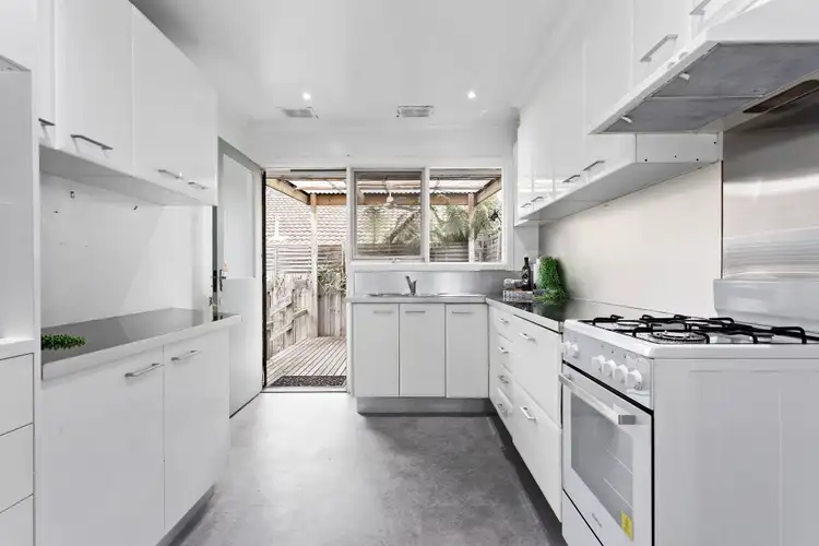Fifth view of Homely unit listing, 2/87 Bernard Street, Cheltenham VIC 3192