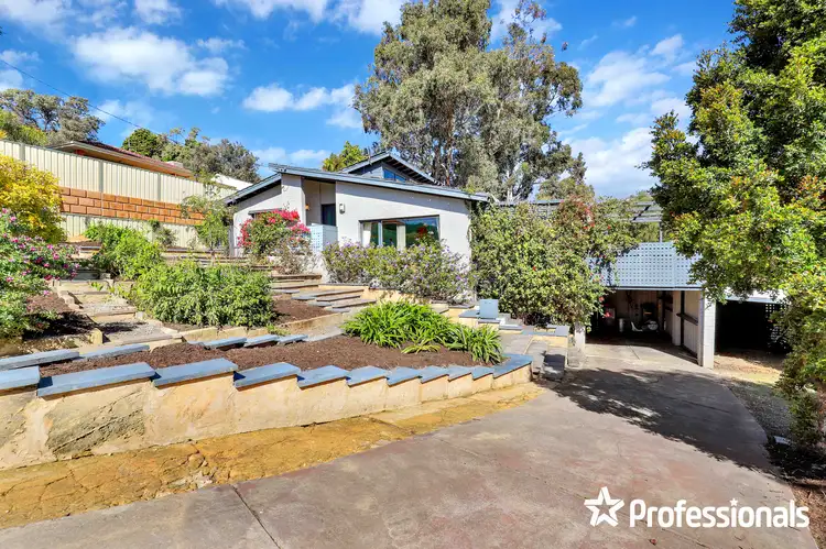 6 Savage Road, Kelmscott WA 6111