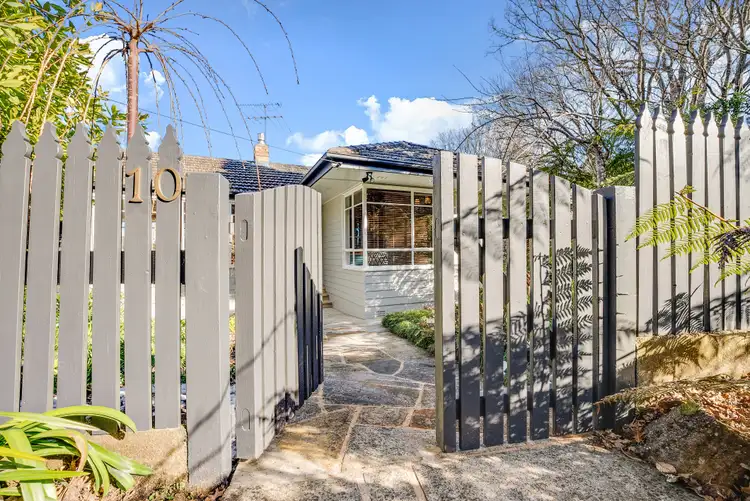 Second view of Homely house listing, 10 Linkview Avenue, Blackheath NSW 2785
