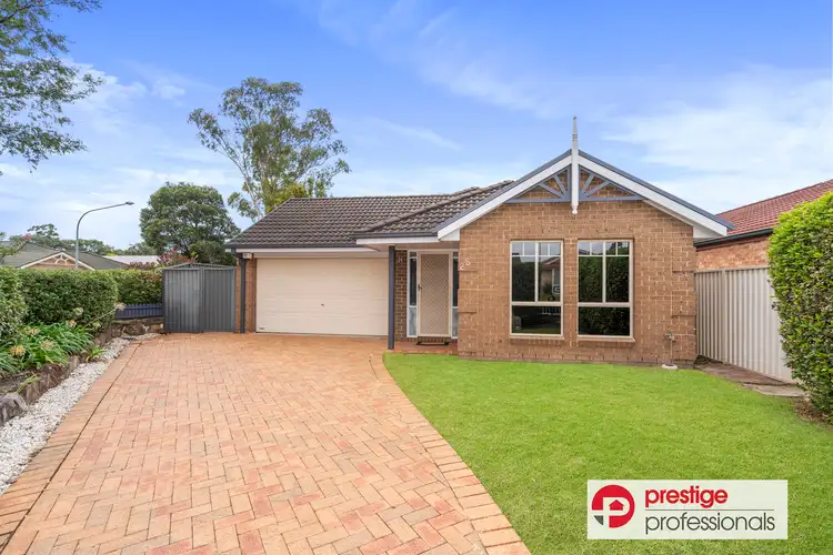 25 Bungonia Court, Wattle Grove NSW 2173