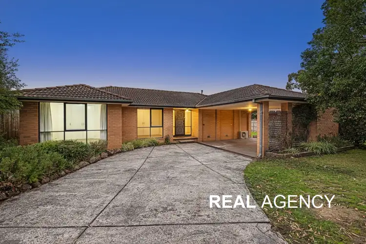 13 Attenborough Sq, Wantirna VIC 3152