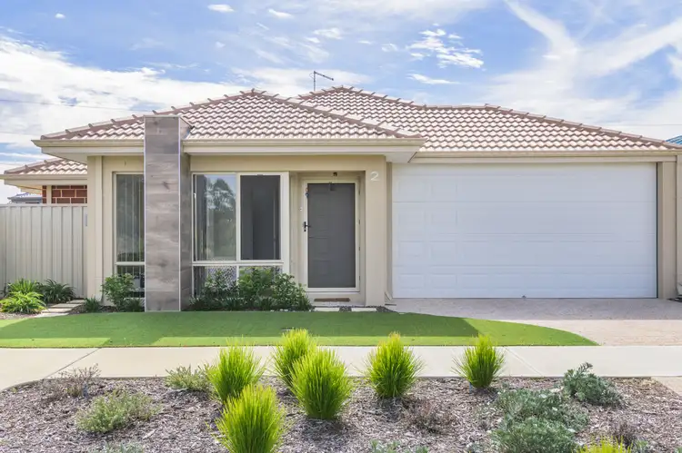 2 Lancaster Loop, Piara Waters WA 6112