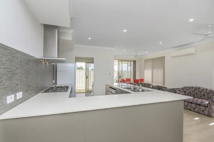 Sixth view of Homely house listing, 2 Lancaster Loop, Piara Waters WA 6112