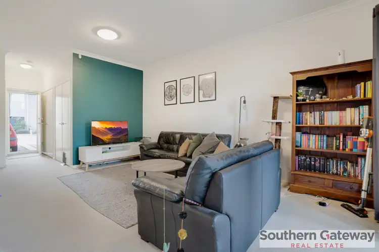Fifth view of Homely unit listing, 23/2 Louvre Way, Baldivis WA 6171