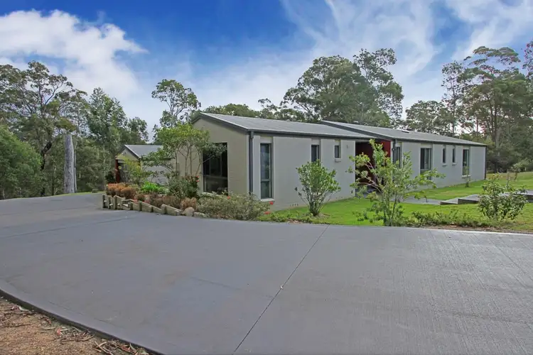 6 Burri Palm Way, Surfside NSW 2536