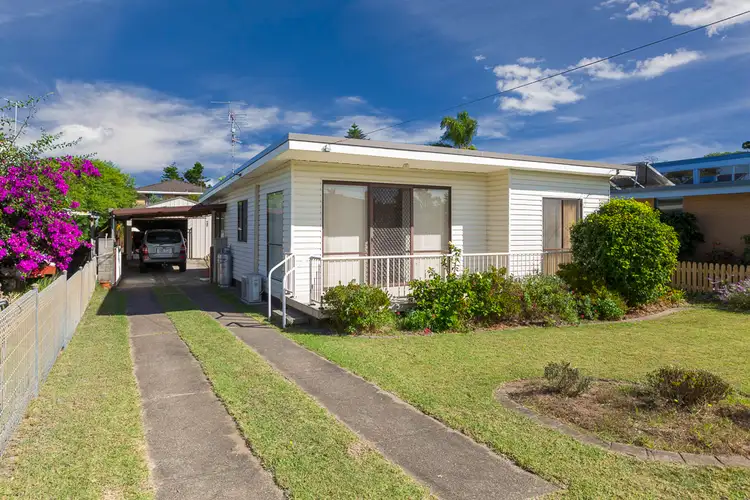 35 Deakin Parade, Tomakin NSW 2537