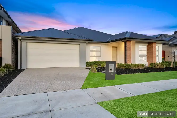 19 Hartwood Avenue, Williams Landing VIC 3027