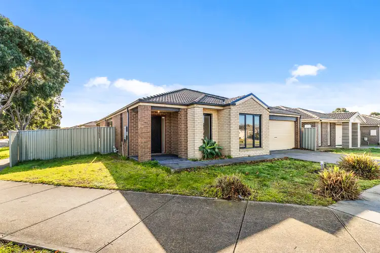 50 Bradford Drive, Cranbourne East VIC 3977