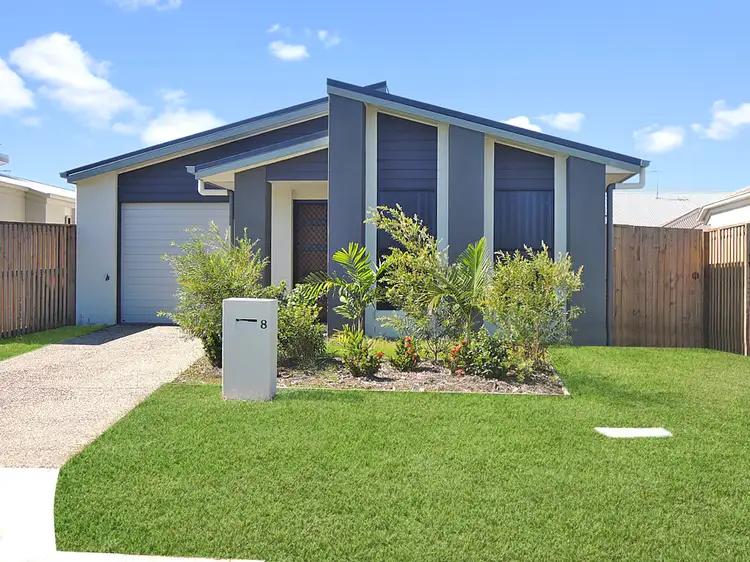 8 Scarborough Cct, Blacks Beach QLD 4740