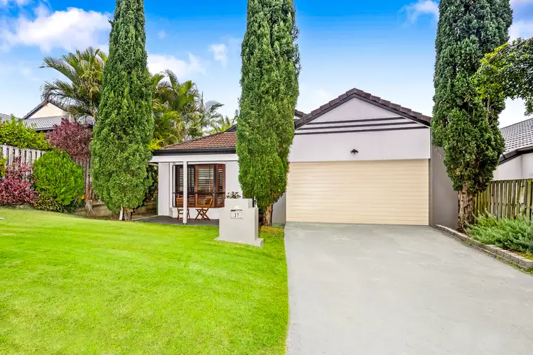 37 Lantau Crescent, Varsity Lakes QLD 4227