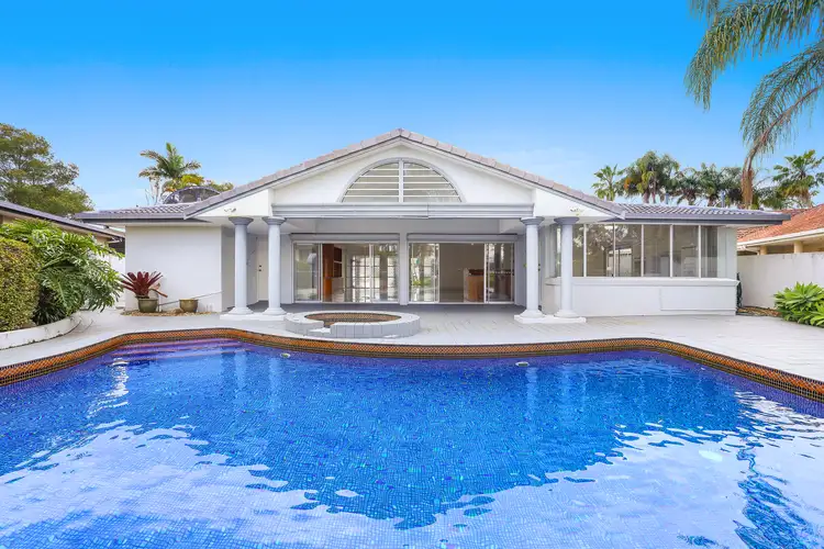 4 Boomerang Crescent, Sorrento QLD 4217