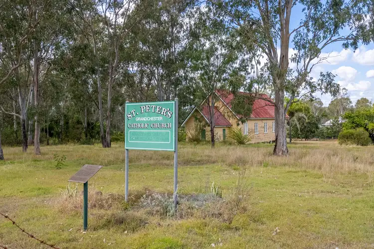 7 George Street, Grandchester QLD 4340