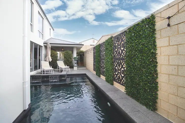143 Gloucester Crescent, Shoalwater WA 6169