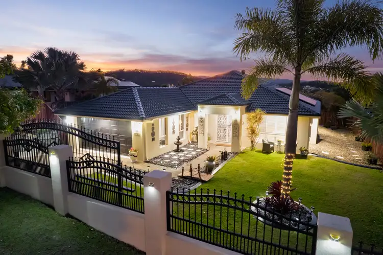 7 Tuggeranong avenue, Pacific Pines QLD 4211