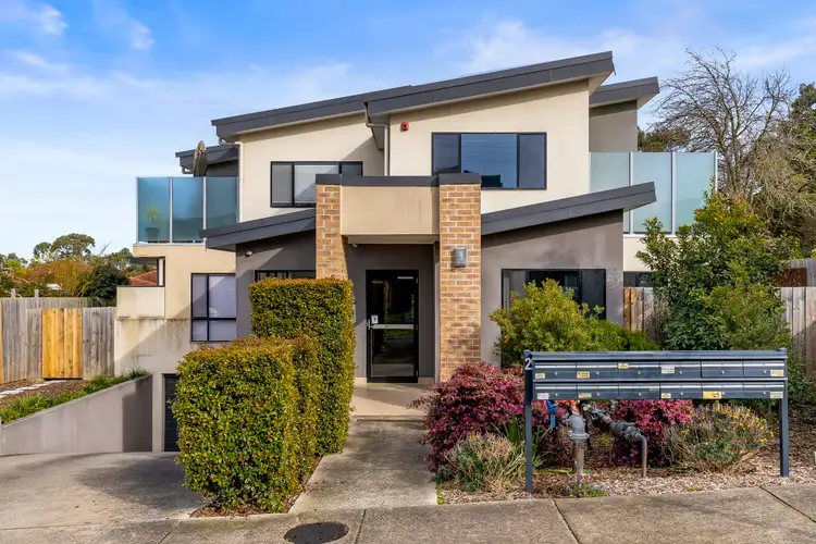 3/2 Woodvale Road, Boronia VIC 3155