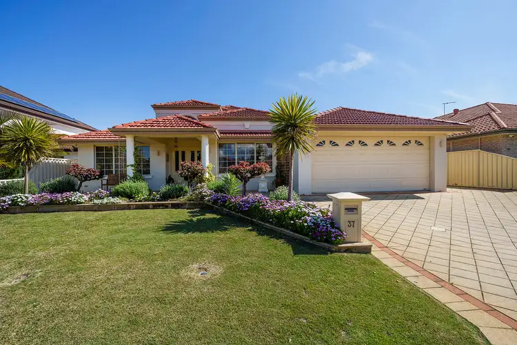 37 Lomandra Drive, Canning Vale WA 6155