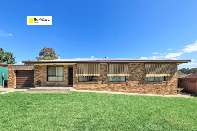18 Bottlebrush Drive, Tumut NSW 2720