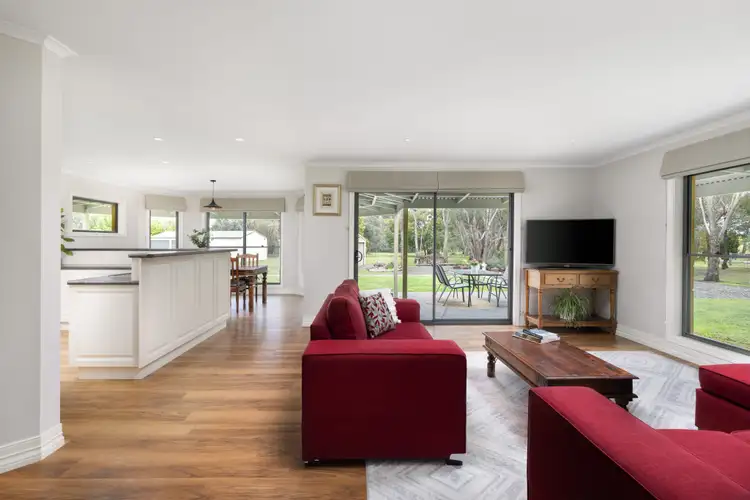 Sixth view of Homely house listing, 2 Strawhorn Court, Kyneton VIC 3444