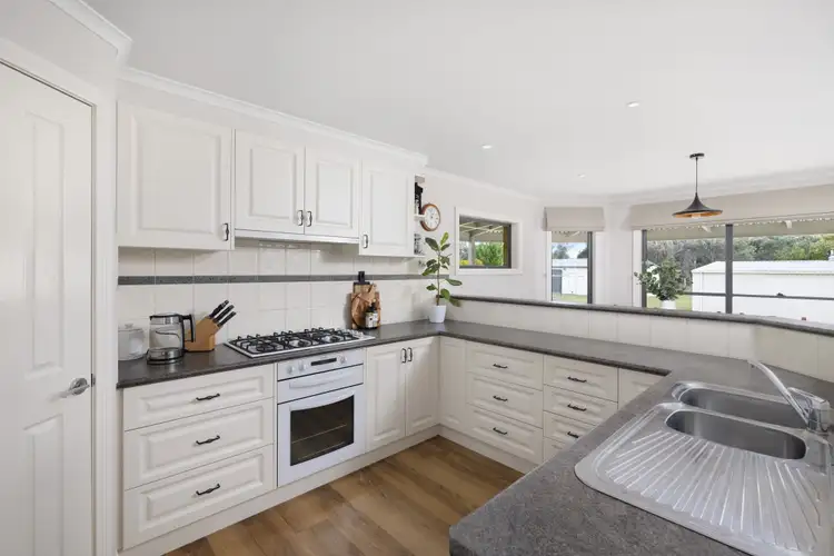 Seventh view of Homely house listing, 2 Strawhorn Court, Kyneton VIC 3444