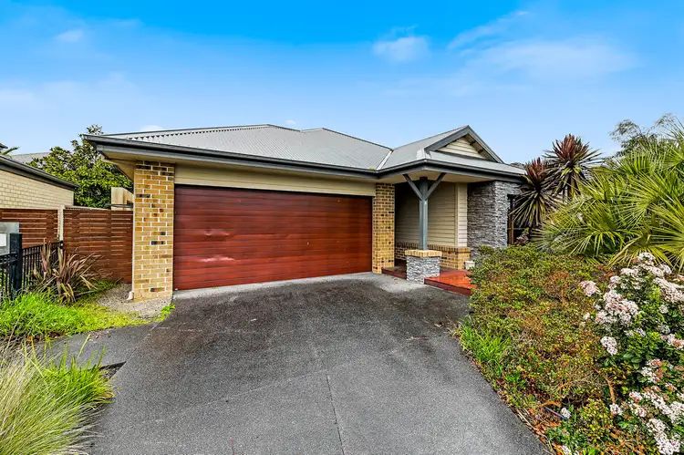 3 Loxton Way, Pakenham VIC 3810