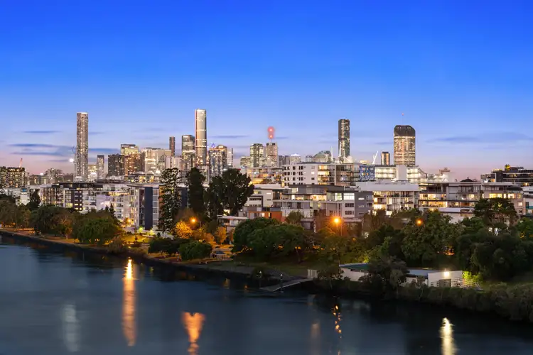 8/40 Glen Road, Toowong QLD 4066