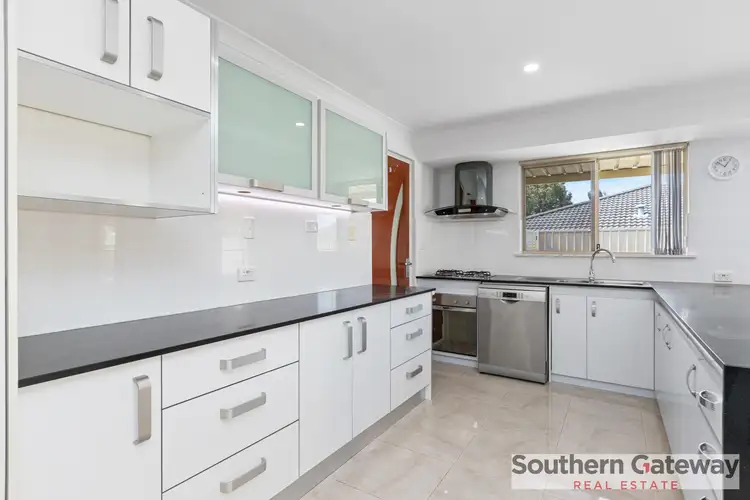 115 Challenger Ave, Parmelia WA 6167